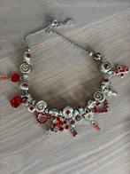 Collier met rode steentjes en bedels, pandora?, Ophalen of Verzenden, Zo goed als nieuw, Rood