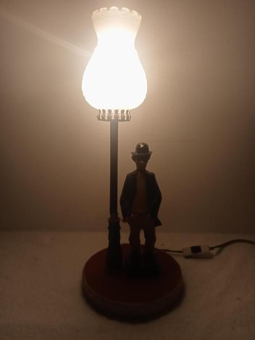 Vintage tafellamp met houten beeldje, Huis en Inrichting, Lampen | Tafellampen, Zo goed als nieuw, Minder dan 50 cm, Glas, Hout