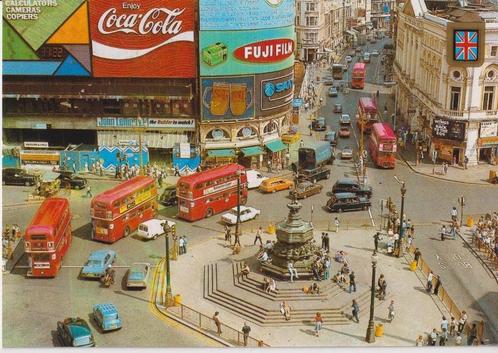 Engeland, Londen met auto's Austin FX4 Taxi , Rover P6, Verzamelen, Ansichtkaarten | Buitenland, Ongelopen, Engeland, 1960 tot 1980