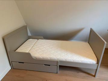 Meegroeibed / peuterbed Petite Amélie grijs beschikbaar voor biedingen