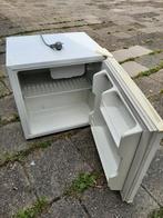Klein koelkastje, Witgoed en Apparatuur, Koelkasten en IJskasten, Ophalen, Zonder vriesvak, Minder dan 45 cm, Minder dan 85 cm