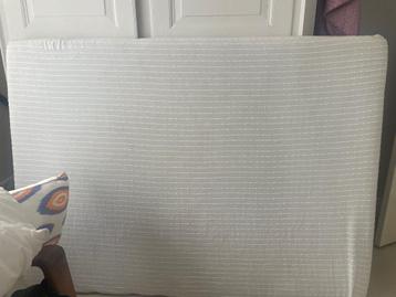 Bedboard beschikbaar voor biedingen