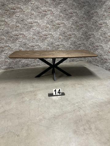 Maatwerk Deense ovalen eiken eettafel beschikbaar voor biedingen