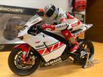 Yamaha YZR-M1 met Valentino Rossi figurine NR.46 MINICHAMS, Hobby en Vrije tijd, Nieuw, Motor, Ophalen of Verzenden, 1:9 t/m 1:12