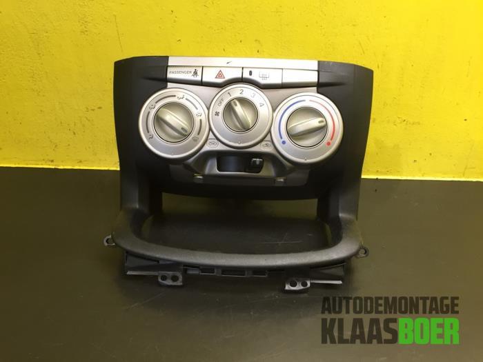 Kachel Bedieningspaneel van een Daihatsu Sirion, Auto-onderdelen, Dashboard en Schakelaars, Ophalen of Verzenden, 12 maanden garantie