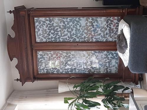 Antieke zware donker eiken kast., Antiek en Kunst, Antiek | Meubels | Kasten, Ophalen