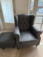 Grijze oorfauteuil met voetenbank, Huis en Inrichting, Fauteuils, Ophalen, Gebruikt, 75 tot 100 cm, Stof