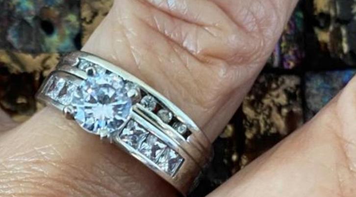 JUWELIER GEKEURD WITGOUDMETDIAMANTJES, Sieraden, Tassen en Uiterlijk, Ringen, Zo goed als nieuw, Dame, 17 tot 18, Wit, Goud, Met edelsteen