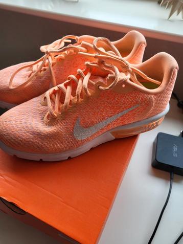 Zgan nike air 38.5 beschikbaar voor biedingen