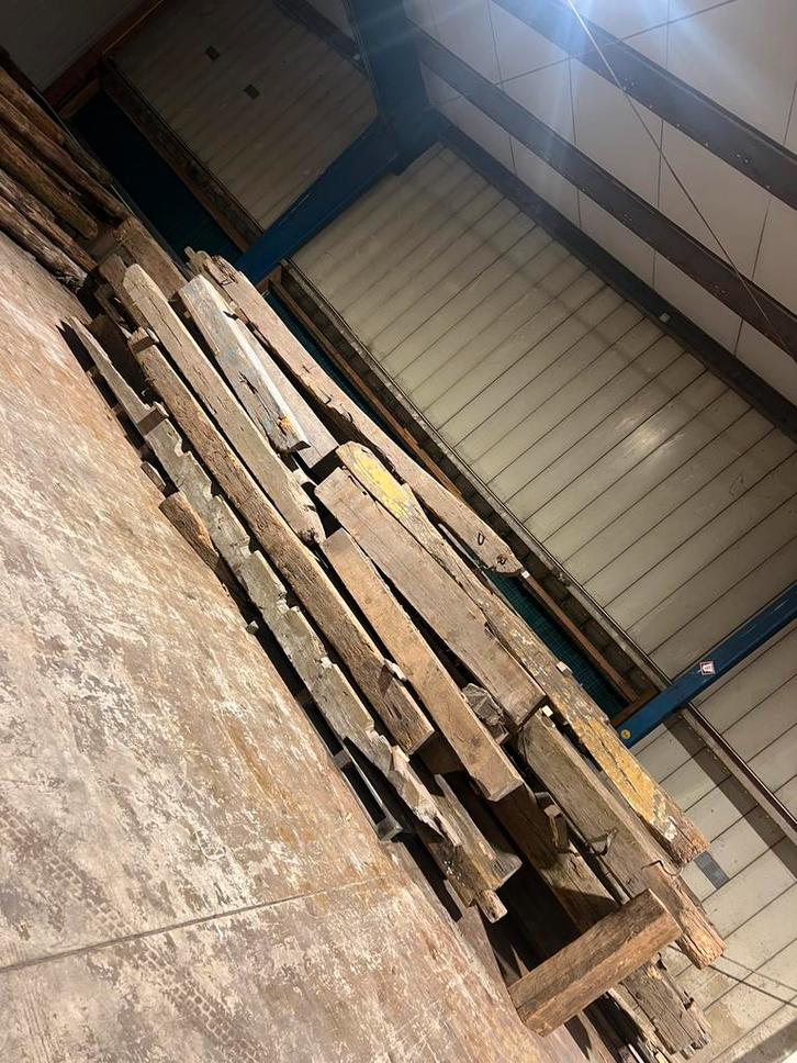 Antieke Gebinten balken, oude houten gebinten tot 9m1 35x30, Tuin en Terras, Palen, Balken en Planken, Gebruikt, Balken, 250 cm of meer