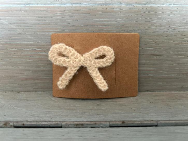 Haarspeldje mer crème strikje. Nieuw!, Kinderen en Baby's, Kindermode-accessoires, Nieuw, Verzenden