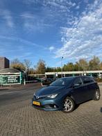 Toyota Auris 1.8 Hybrid Dynamic Automaat, 65 €/maand, 4 cilinders, Blauw, Origineel Nederlands