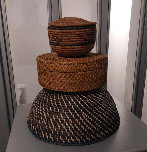 Diverse manden oud en nieuw, samen 12,50 euro!, Huis en Inrichting, Woonaccessoires | Schalen en Manden, Nieuw, Rond, Riet, Ophalen of Verzenden