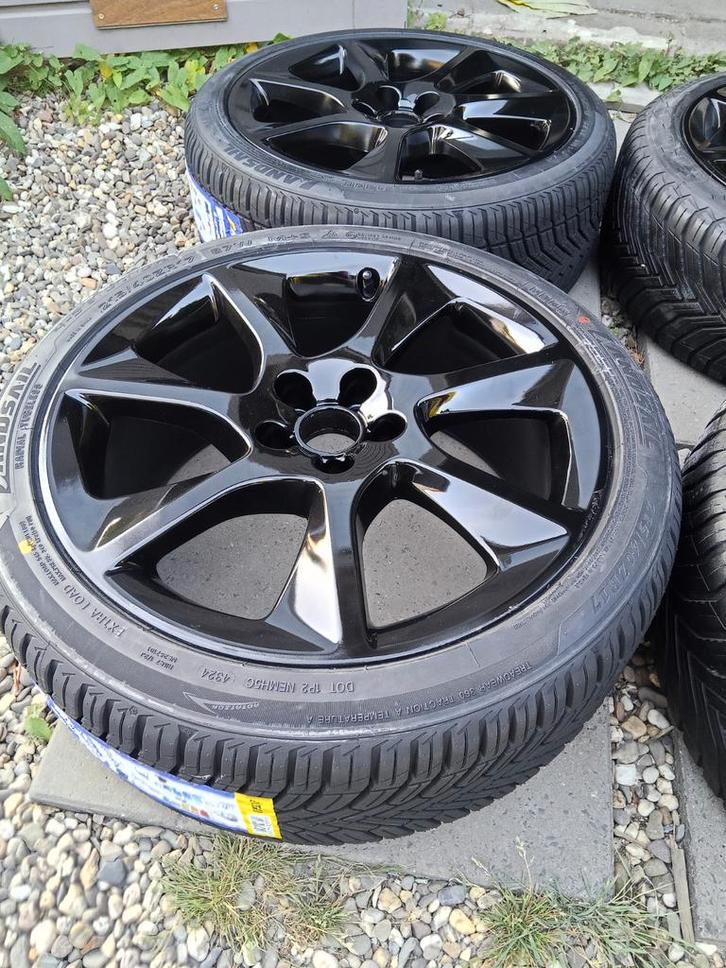 17inch audi A1 polo TT 5x100 banden velgen fabia Ibiza a1, Auto-onderdelen, Banden en Velgen, Banden en Velgen, All Season, 17 inch