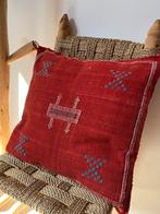 Sabra kussen | Handgemaakt | Boho interieur | Cactuszijde, Ophalen of Verzenden, Zo goed als nieuw, Rood, Vierkant