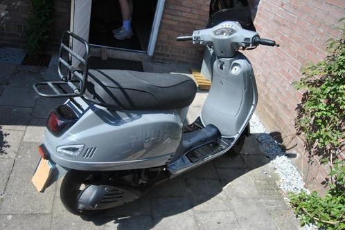 Piaggio AGM VX te koop met zeer weinig km !!!!!!, Fietsen en Brommers, Snorfietsen en Snorscooters, Zo goed als nieuw, Piaggio