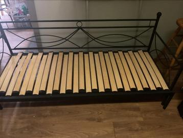Tienerbed met uitschuifbed beschikbaar voor biedingen