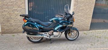 Honda nt650 deauville 2002 nieuwe banden +grote beurt  beschikbaar voor biedingen