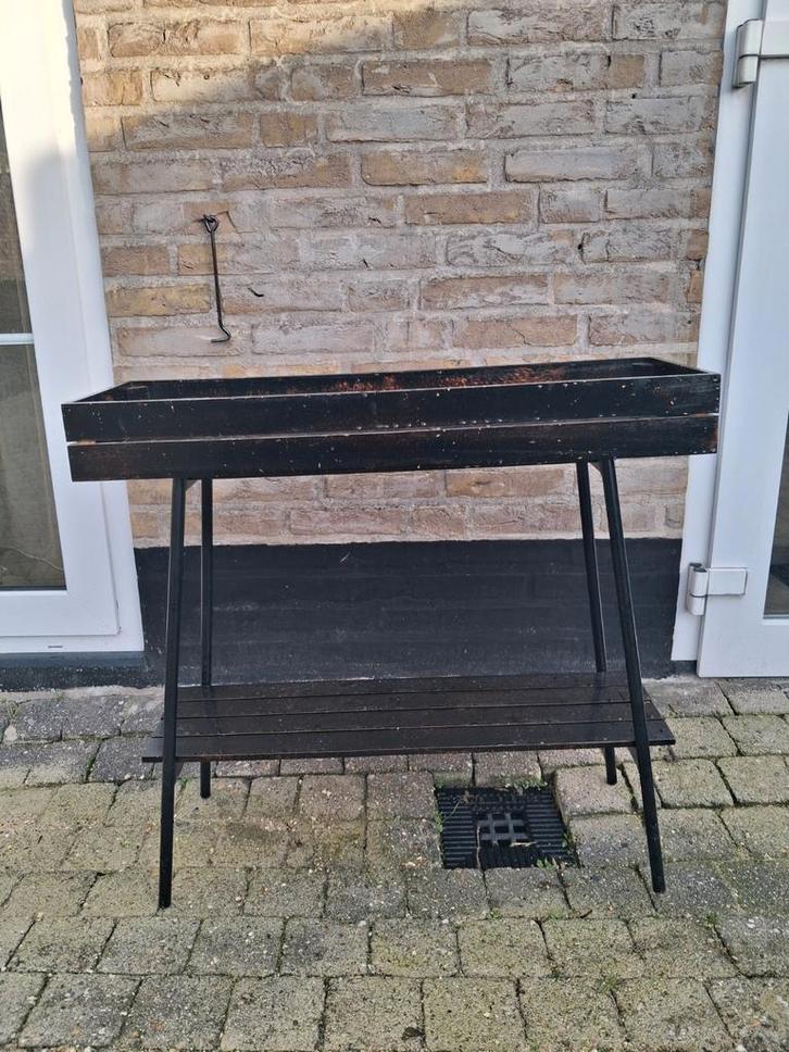 Sidetable/plantentafel zwart metaal en hout, Huis en Inrichting, Tafels | Sidetables, Gebruikt, 25 tot 50 cm, 100 tot 150 cm, Rechthoekig