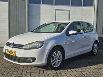 Volkswagen Golf 1.2 TSI Highline BlueMotion | Navi| Climate  beschikbaar voor biedingen