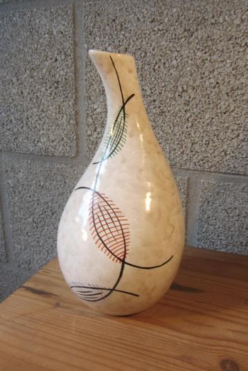 Vaas / vaasje (plateel) van Regina, Gouda beschikbaar voor biedingen