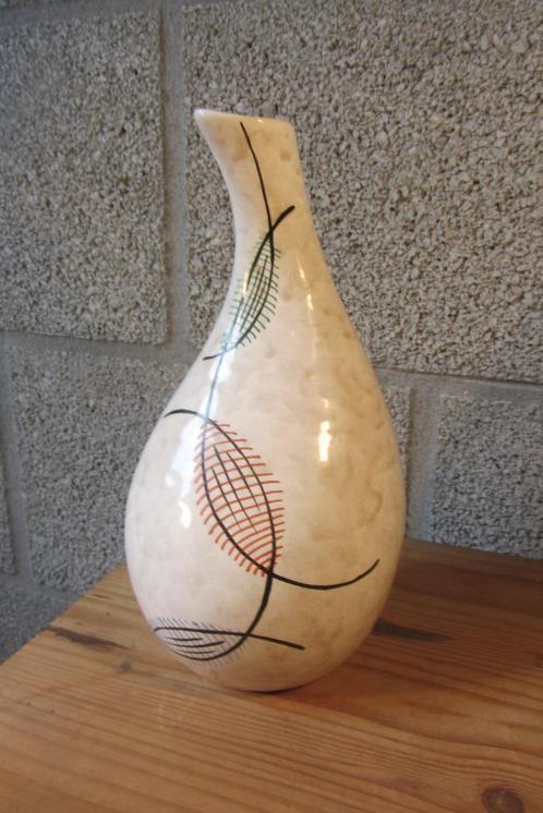 Vaas / vaasje (plateel) van Regina, Gouda, Antiek en Kunst, Antiek | Keramiek en Aardewerk, Ophalen of Verzenden