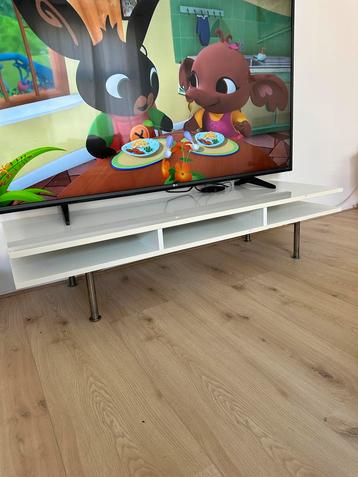 TV Meubel - Wit beschikbaar voor biedingen