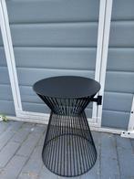 Zwart metalen bijzettafel Suus van het merk Woood, Metaal of Aluminium, Rond, Zo goed als nieuw, Ophalen