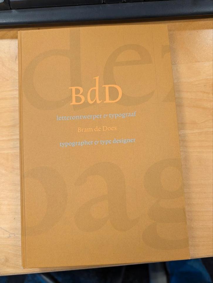 BdD - Letterontwerper & typograaf Bram de Does, Boeken, Kunst en Cultuur | Fotografie en Design, Nieuw, Fotografen, Ophalen of Verzenden