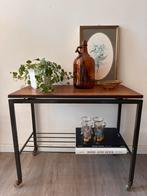 Jaren 60 vintage serveertafeltje bijzettafeltje, 50 tot 100 cm, O, O, Jaren 60 vintage