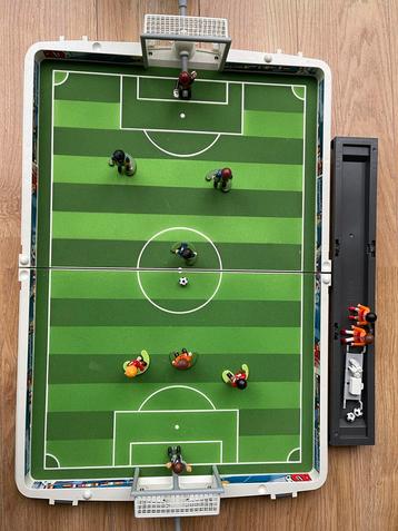 Playmobil Voetbaltafel met EHBO beschikbaar voor biedingen