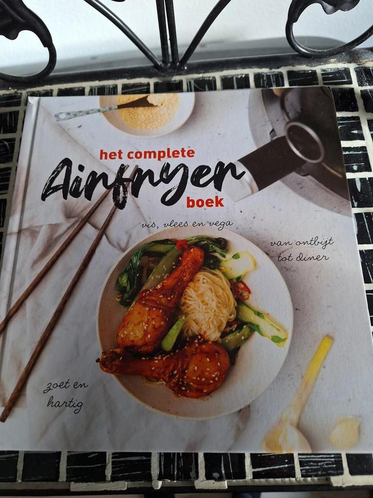 Het Complete Airfryer Boek, Boeken, Kookboeken, Zo goed als nieuw, Voorgerechten en Soepen, Hoofdgerechten, Tapas, Hapjes en Dim Sum