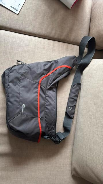 LowePro foto schoudertas beschikbaar voor biedingen