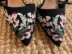 Supermooie pumps (39) met bloemen en enkellint, nieuw!, Zwart, Nieuw, Ophalen of Verzenden, Schoenen met hoge hakken