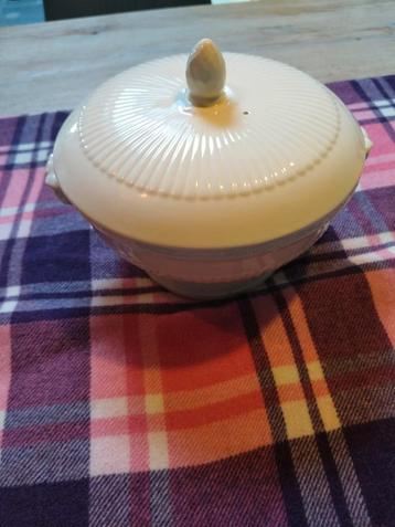 Wedgewood dekschaal/soepterrine met deksel (serie Edme). beschikbaar voor biedingen