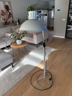 Industriële zandkleurige vloerlamp, Huis en Inrichting, Lampen | Vloerlampen, Ophalen of Verzenden, Zo goed als nieuw, 150 tot 200 cm