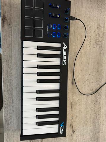 Alesis V25 beschikbaar voor biedingen