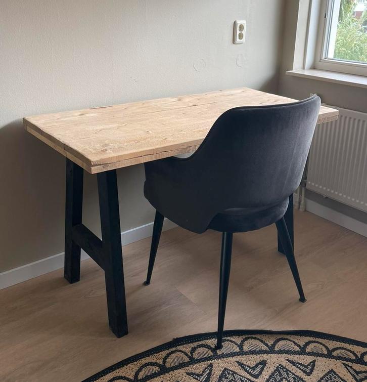 Comfortabele werkplek: bureau + stoel, Huis en Inrichting, Bureaus, Zo goed als nieuw, Bureau, Ophalen