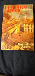 Boek Een Brug te Ver - Arnhem 1944, Boeken, Oorlog en Militair, Ophalen of Verzenden, Tweede Wereldoorlog, Gelezen, Cornelius Ryan