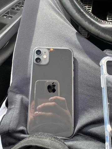 iPhone 11 - 90% Batterij - Krasvrij + Nieuw Hoesje beschikbaar voor biedingen