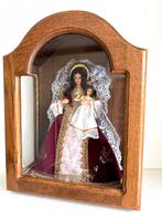 Vintage vitrine met beeld pop Maria en kind Madonna 42 cm, Ophalen