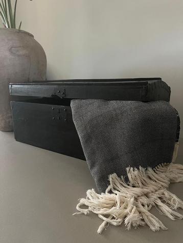 Oude Houten Dekenkist beschikbaar voor biedingen