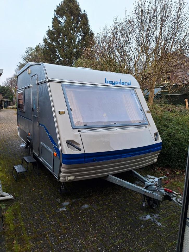 Caravan, Caravans en Kamperen, Caravans, Particulier, tot en met 4, 750 - 1000 kg, Treinzit, Beyerland, Dwarsbed, 4 tot 5 meter