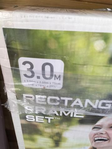 Zwembad  beschikbaar voor biedingen