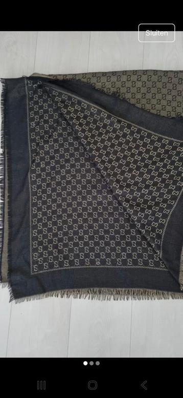 Gucci Sjaal beschikbaar voor biedingen