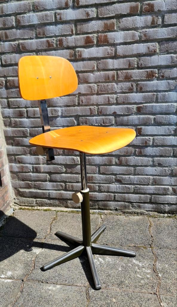 Vintage Presikhaaf architectenstoel atelier stoel jaren 70, Huis en Inrichting, Stoelen, Gebruikt, Eén, Hout, Metaal, Overige kleuren