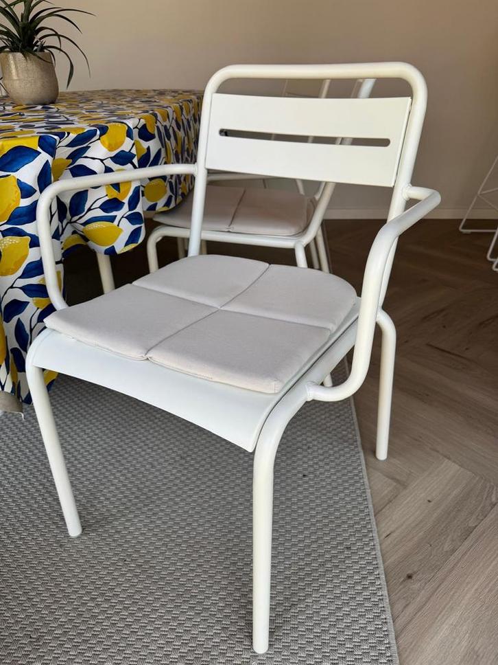 Te koop: Emu Star design tuinstoelen mat wit, Tuin en Terras, Tuinstoelen, Zo goed als nieuw, Stapelbaar, Ophalen