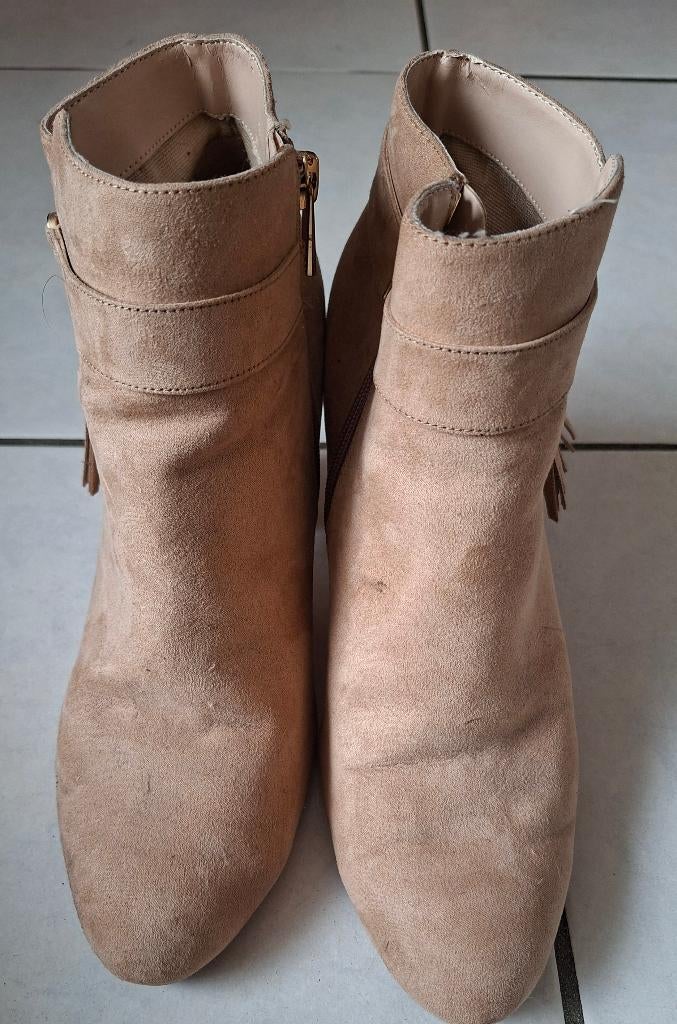 Enkellaarzen met hak: beige, maat 40: River Island, Lage of Enkellaarzen, Ophalen of Verzenden, Gedragen, River Island