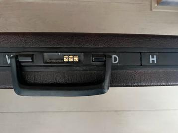 Vintage Samsonite leren koffer met slot beschikbaar voor biedingen