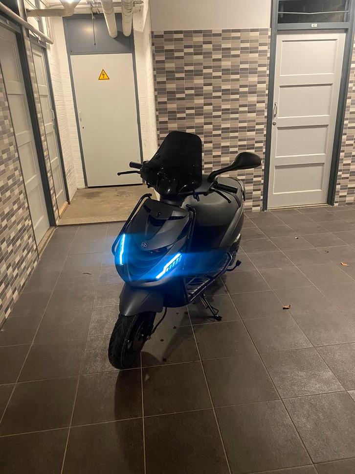 Zip 80cc 2022, Fietsen en Brommers, Scooters | Piaggio, Gebruikt, Zip, Maximaal 45 km/u, Benzine, Ophalen
